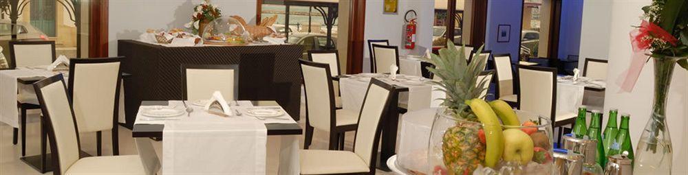 Palazzo Foti Hotel Кротоне Екстериор снимка